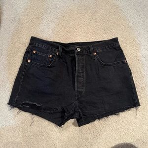 Levi’s. 501 shorts, size 32